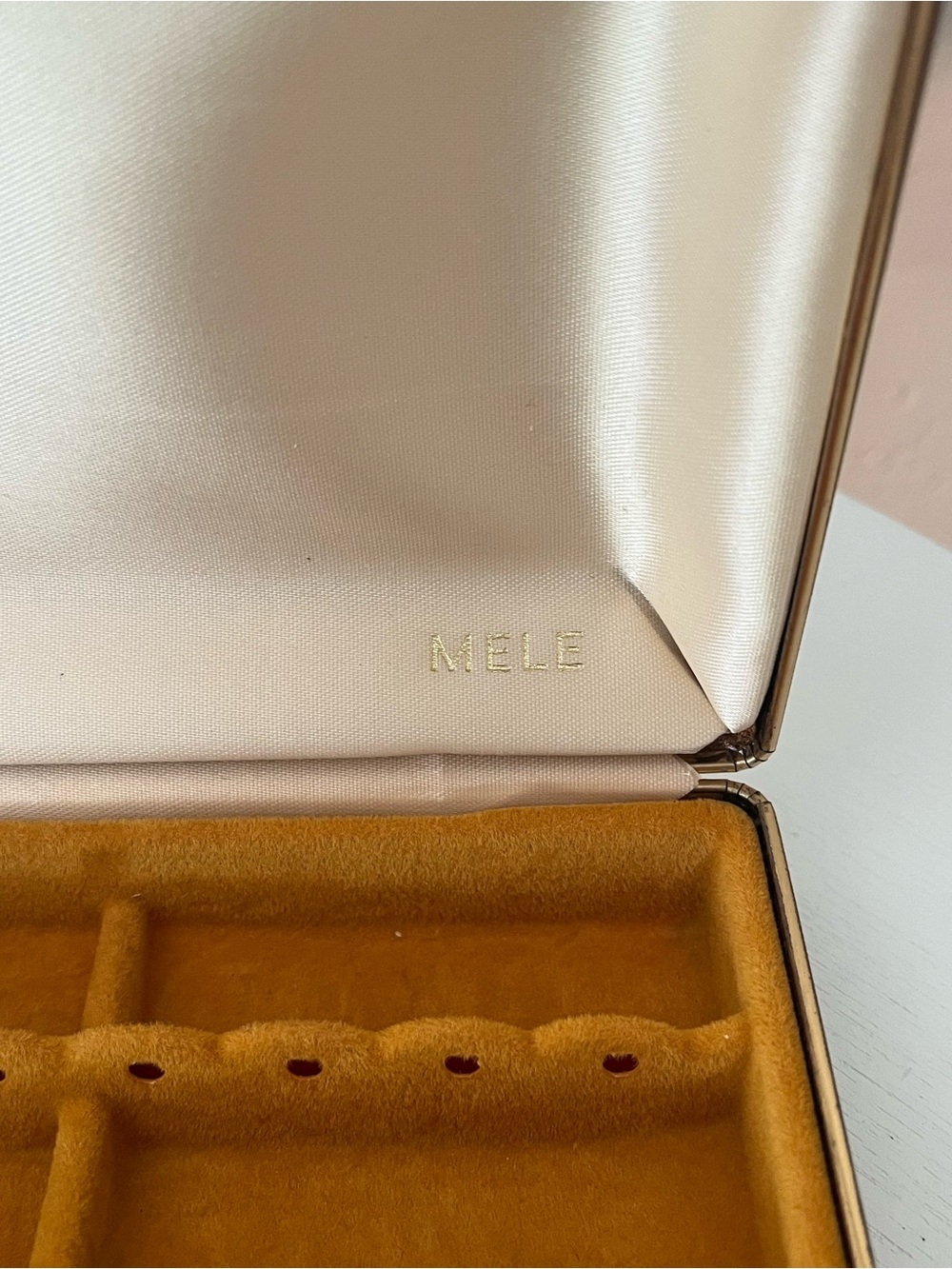 MELE Vintage Jewelry Box in Rose Gold and Mustard Velvet Hardshell Clamshell - Picture 3 of 4